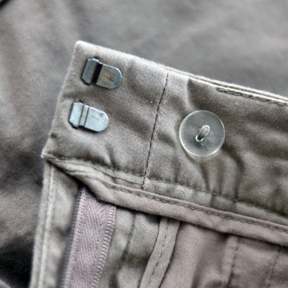 SET Mossimo Stretch Dress Shorts Tan & Black sz 8 - Picture 6 of 6